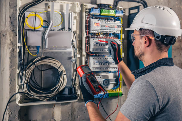 Best Circuit Breaker Repair  in Holdrege, NE