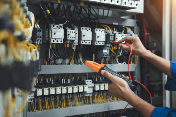 Best Affordable Emergency Electrician  in Holdrege, NE
